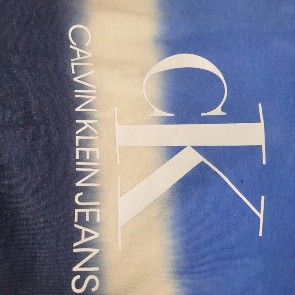 Calvin Kevin med hoodie